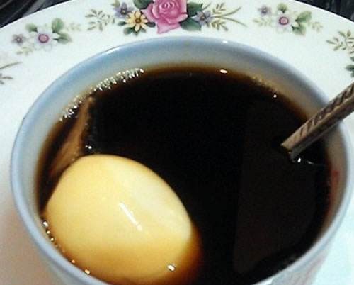 紅糖水煮雞蛋致癌？中老年十月易感謠言盤點